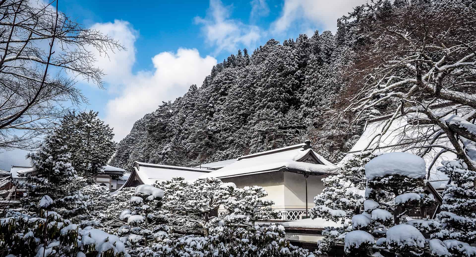 Staying at Eko In Koyasan in winter