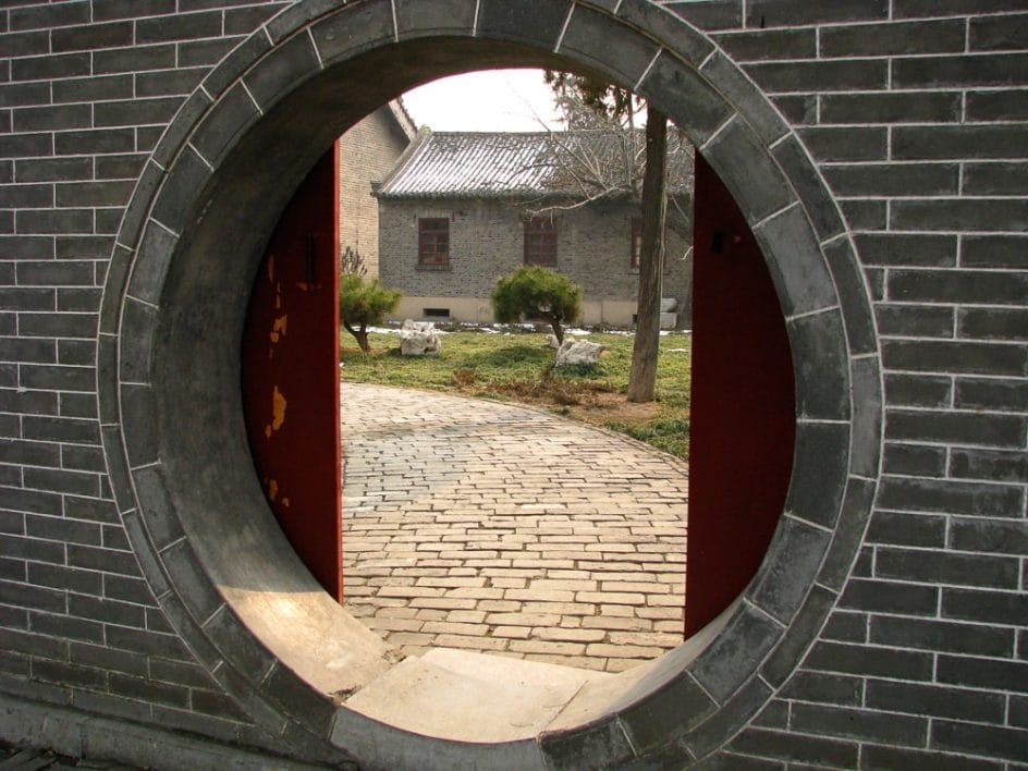 Round doorway in the Confucius Mansions, Qufu