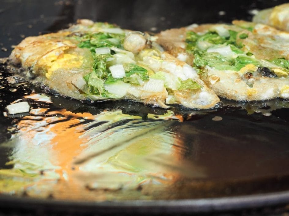 Taiwanese oyster omelets