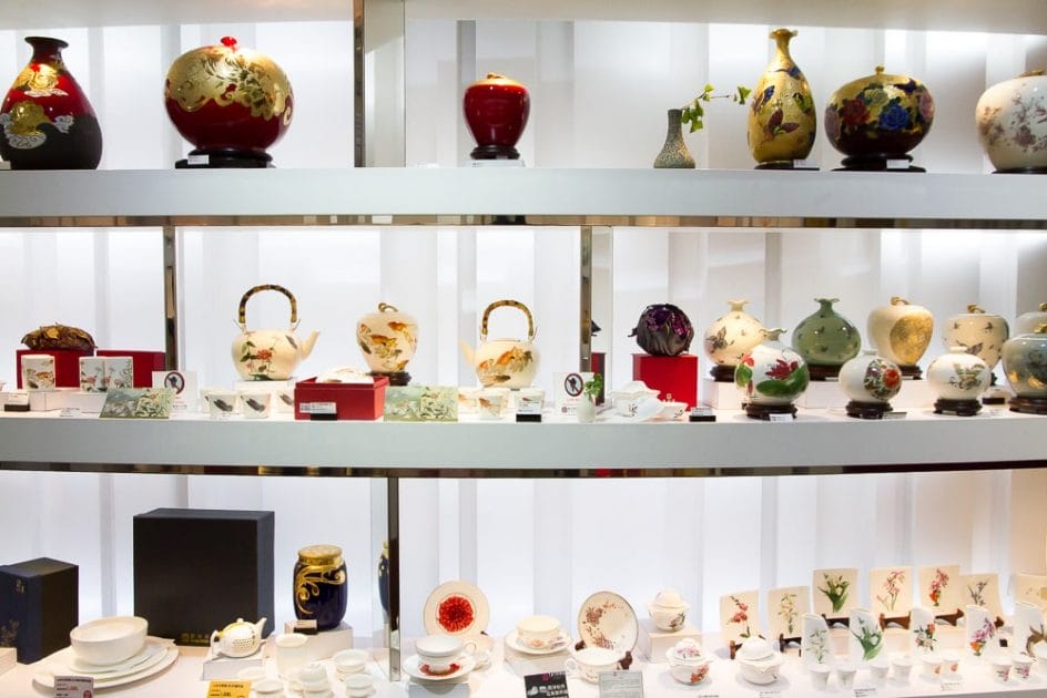 Fancy pottery for sale in Yingge