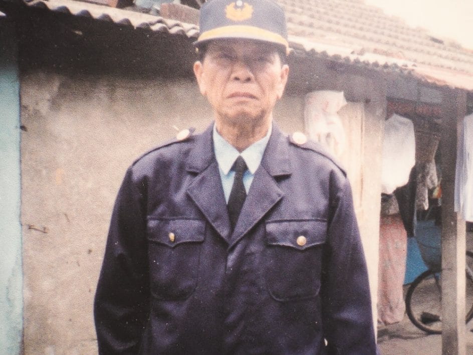 Huang Yong-fu in his military attire