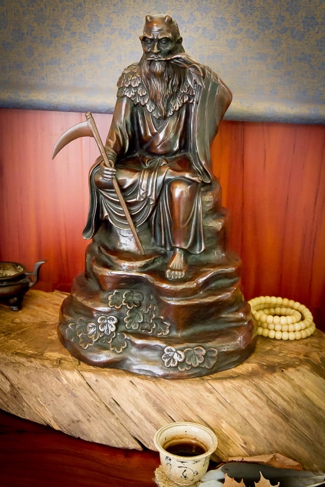 Shennong, the ancient Chinese emperor who supposedly discovered tea