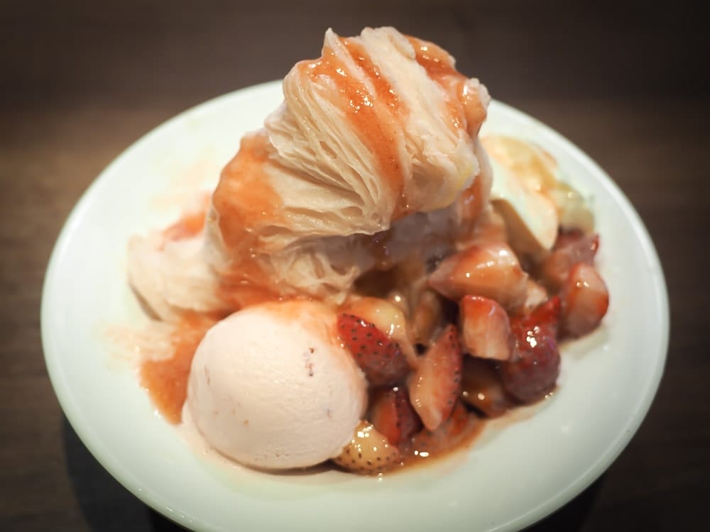 Strawberry xuehuabing shaved ice