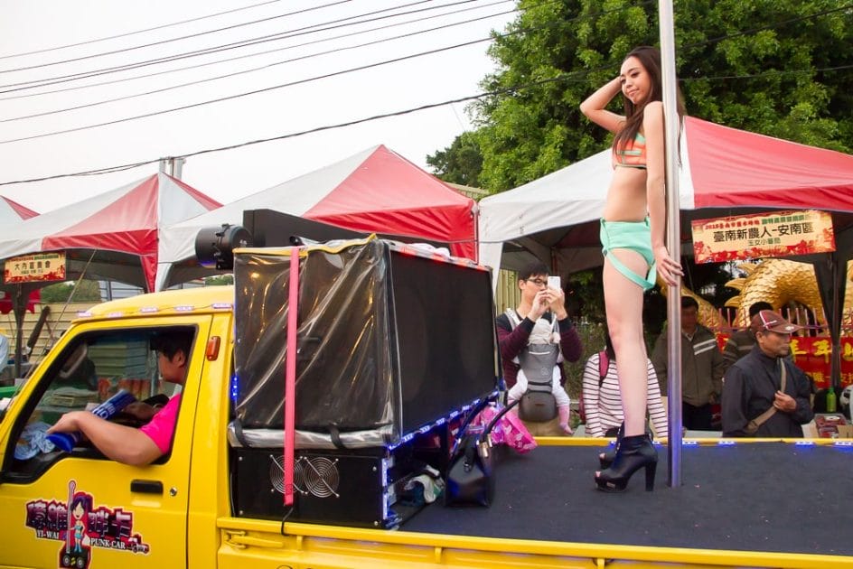 Dancing girl on truck, Yanshui parade