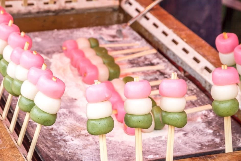 Dango, or tri-colored mochi, for cherry blossom viewing in Osaka!