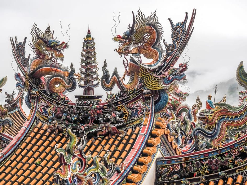 Quan Hua Temple roof, Lion's Head Mountain
