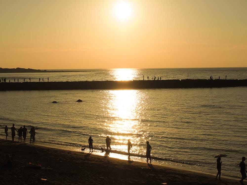 Sun setting at Qianshuiwan Beach. Can you see why this is one of the best beaches in Taiwan?