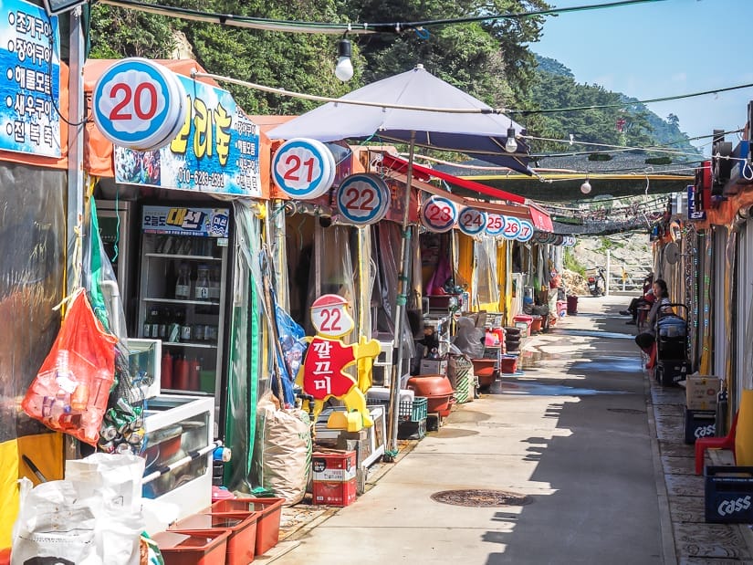 Gamji Beach, the best place to have seafood near Taejongdae