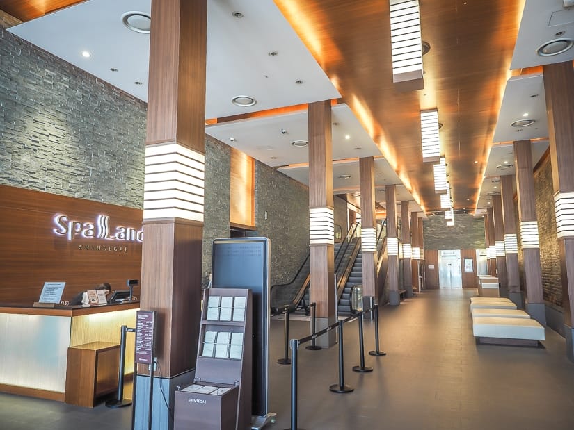 Lobby of Spa Land Centum City, the biggest hot spring in Busan