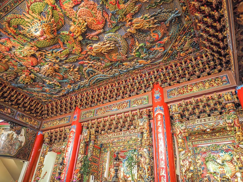 Ceiling details on Taipei Jingfu Temple