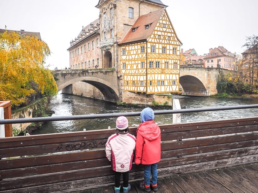 Admiring Altes Rathaus in Bamberg with kids