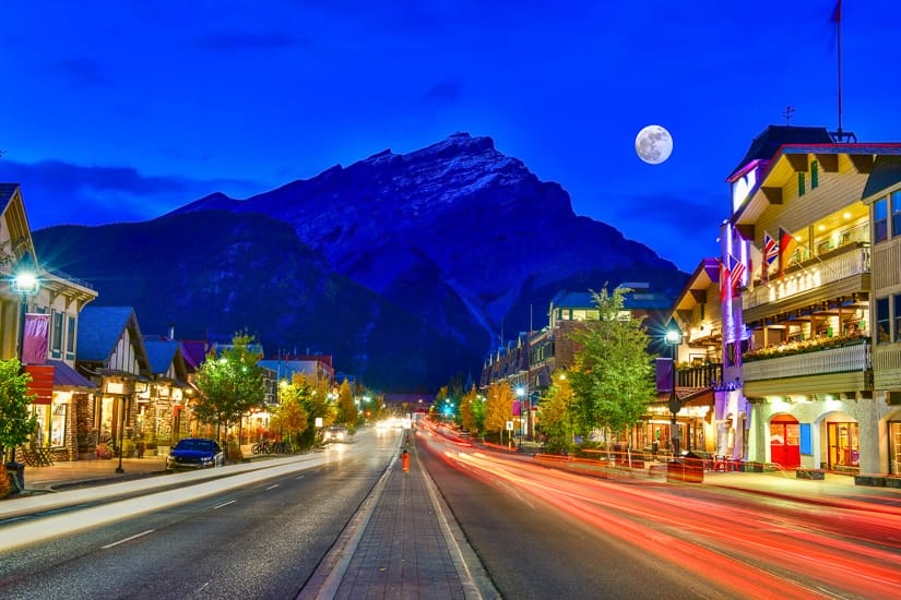 Downtown Banff, the place to begin your first of three days in Banff