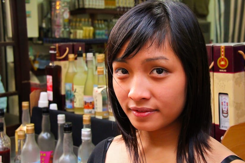 A young aboriginal woman at a millet wine store on Wulai Old Street