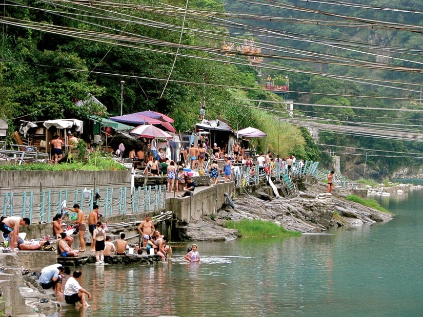 Wulai riverside hot spring when it was popular