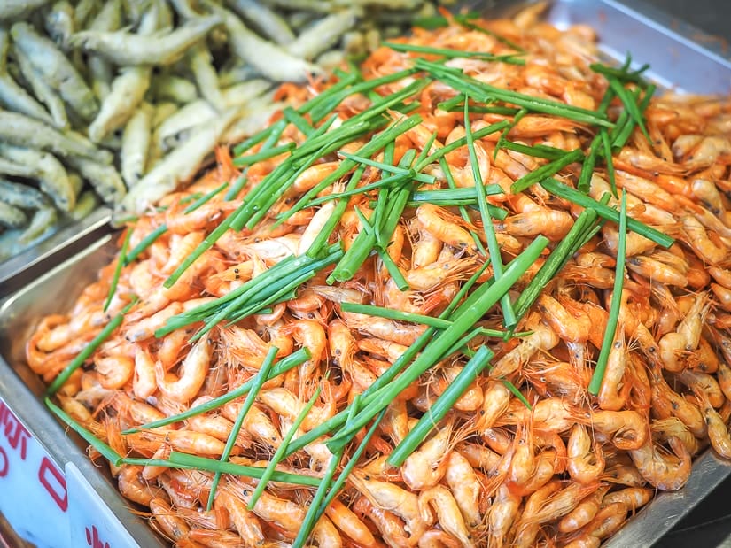 Deep fried shrimp and fish on display at a Wulai Restaurant