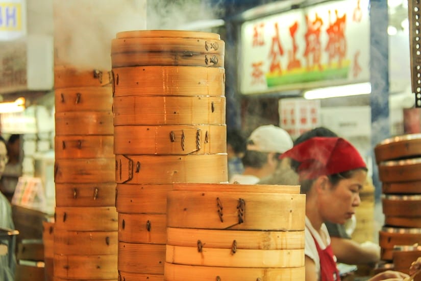 Famous steamed dumplings at Dongdamen Night Market (Hualien night market)