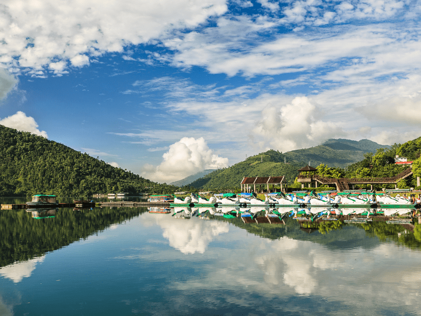 Boats reflecting on Carp Lake (Liyu Lake), one of the most beautiful places to visit in Hualien
