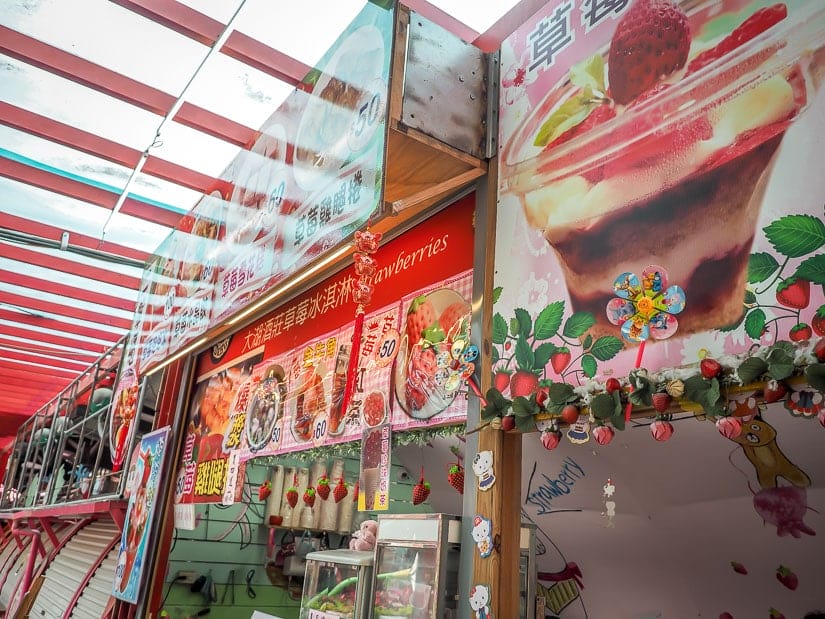 Strawberry food stalls at Dahu Wineland Resort