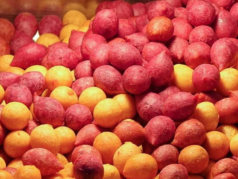 Deep fried sweet potato balls, one of the most popular snacks in Taiwan