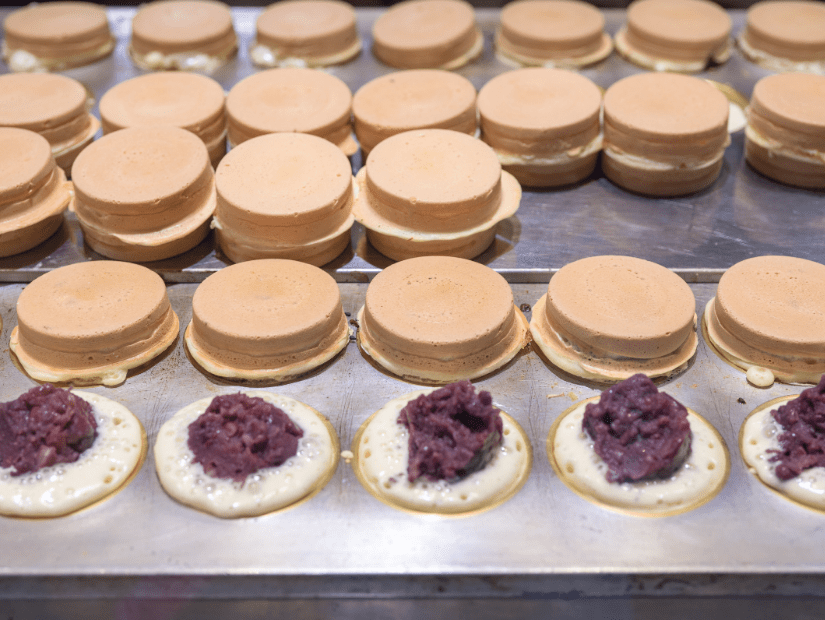 Red bean wheel cakes, a common Taiwanese street food