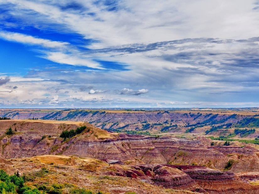 Vast badlands landscape of Dry Island Buffalo Jump, an off the beaten track thing to do in Alberta