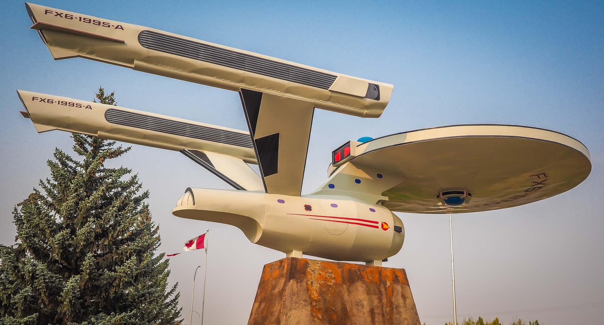 A guide to the best Alberta roadside attractions and Giants of the Prairies