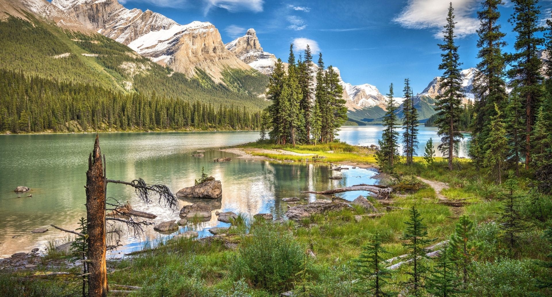 One of the most beautiful Jasper National Park Lakes