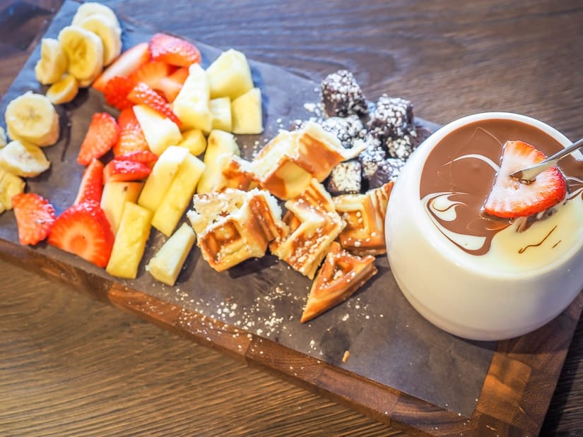 Chocolate fondue at Cacao70