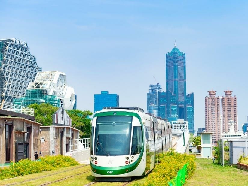A light rail train driving on Pier 2 in Kaohsiung