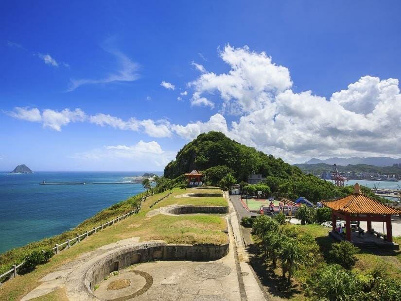 Baimiweng fort overlooking the sea in Keelung