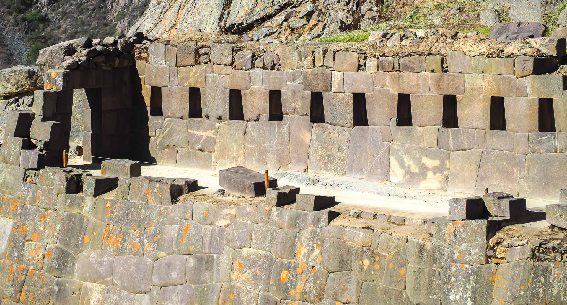 A guide to the main ruins at Ollantaytambo Peru